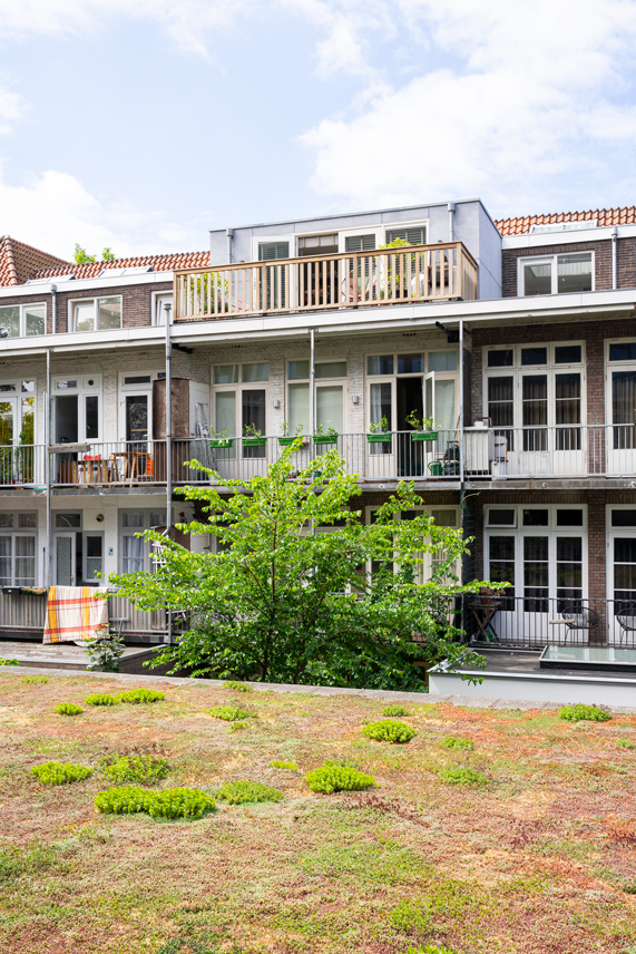 Dakopbouw en herindeling appartement, Amsterdam. Niesing Bouwbedrijf
