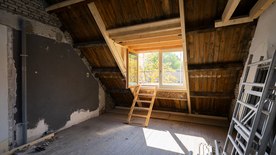 Transformatie arbeidswoningen naar ruime eengezinswoningen. Niesing Bouwbedrijf